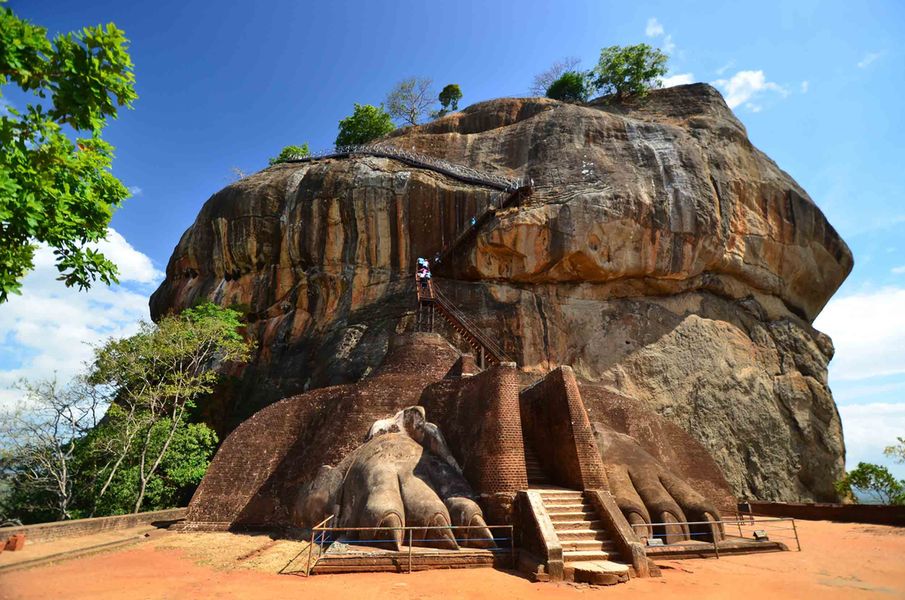 5 Days Dambulla-Trincomalee-Kandy-Colombo Tour - Deluxe Package ...